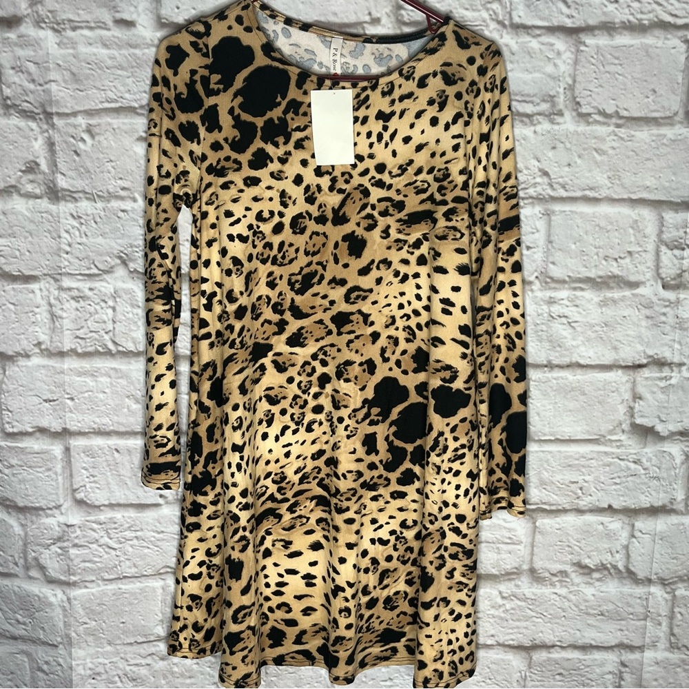 P&Rose Boutique  Leopard Cheetah pattern Blouse Top Women's size‎ small